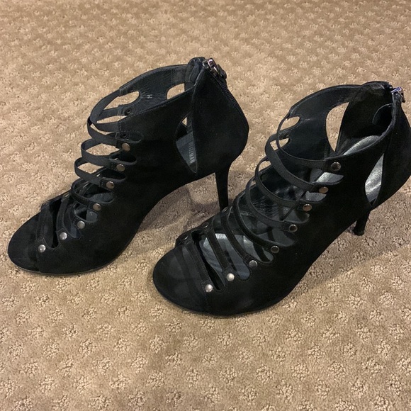 Stuart Weitzman Shoes - Stuart Weitzman Suede Open Front Shoe With Zipper Back Closure Size 9